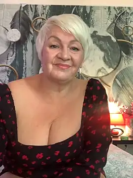 Laura Millf online show from September 20, 2025, 11:37 am