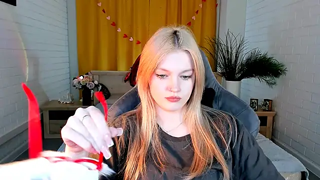 GraceGlamour online show from March 4, 2025, 11:08 am