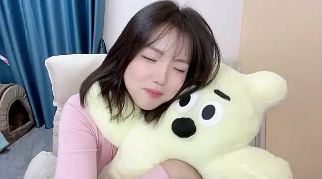 Snapshot of Supassra_Sp chatting on February 18, 2025, 4:25 pm Supassra Sp online show from February 18, 2025, 4:25 pm