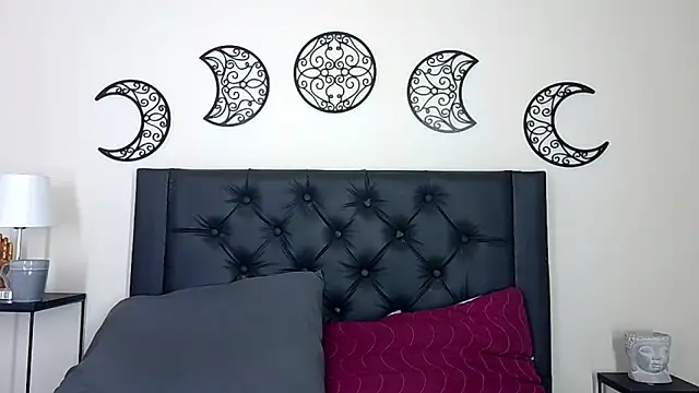 PamelaMK online show from November 18, 2025, 11:13 am