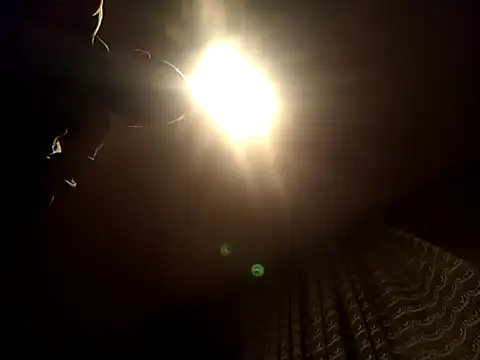 Snapshot of MownRender chatting on December 5, 2025, 8:28 pm MownRender online show from December 5, 2025, 8:28 pm