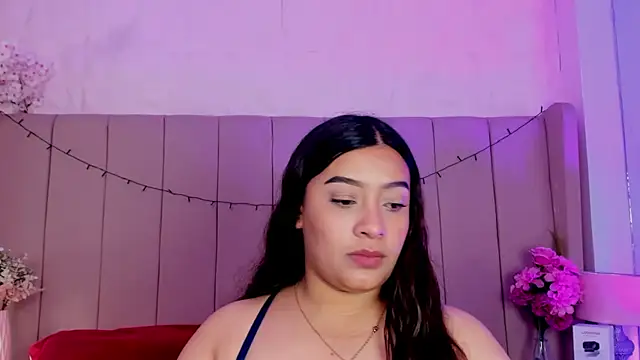 Snapshot of MollyBigBoobs12 chatting on November 4, 2025, 8:34 pm MollyBigBoobs12 online show from November 4, 2025, 8:34 pm