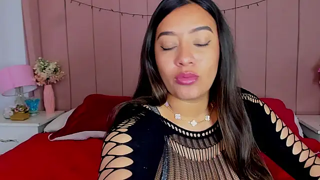 Snapshot of MollyBigBoobs12 chatting on November 18, 2025, 8:34 pm MollyBigBoobs12 online show from November 18, 2025, 8:34 pm