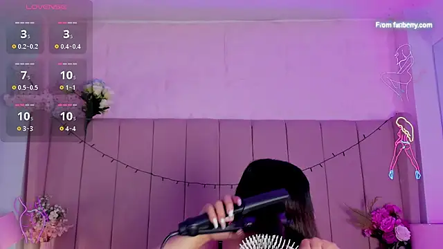 Snapshot of MollyBigBoobs12 chatting on December 4, 2025, 9:14 pm MollyBigBoobs12 online show from December 4, 2025, 9:14 pm