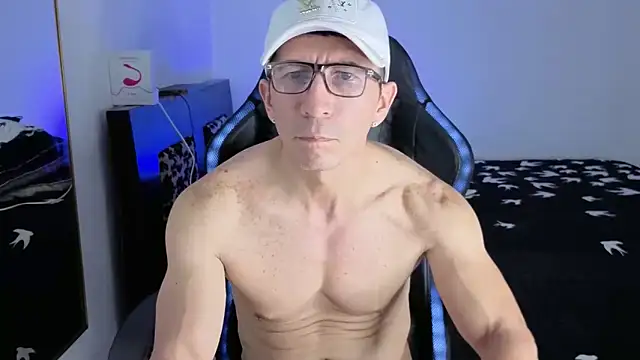 Snapshot of KALE_19 chatting on December 2, 2025, 12:22 am KALE 19 online show from December 2, 2025, 12:22 am