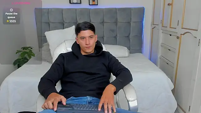 Damian23   online show from March 11, 2025, 4:40 pm