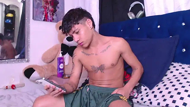 Sexys Boys Hot1 online show from October 1, 2025, 5:12 am