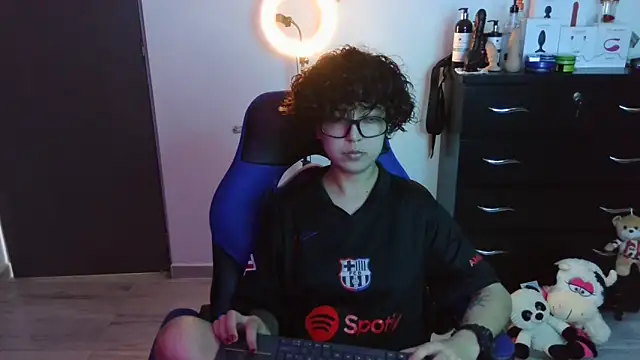 Snapshot of thomascooper7 chatting on October 5, 2025, 8:21 pm thomascooper7 online show from October 5, 2025, 8:21 pm