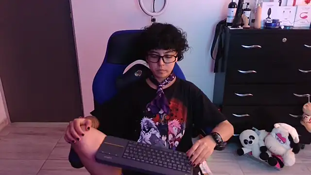 thomascooper7 online show from February 24, 2026, 7:37 pm