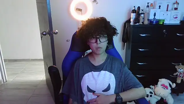 Snapshot of thomascooper7 chatting on October 14, 2025, 6:52 pm thomascooper7 online show from October 14, 2025, 6:52 pm