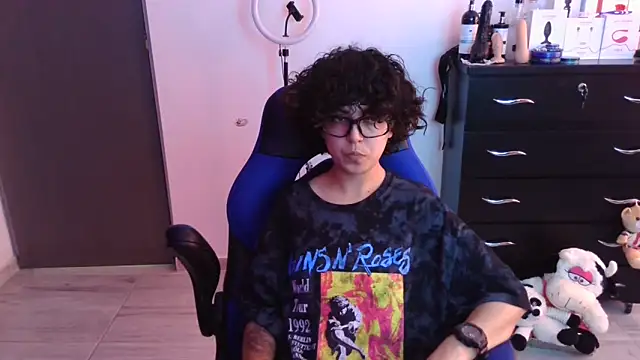 Snapshot of thomascooper7 chatting on November 4, 2025, 7:06 pm thomascooper7 online show from November 4, 2025, 7:06 pm