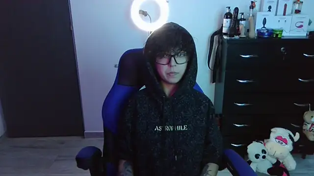 Snapshot of thomascooper7 chatting on September 28, 2025, 12:50 am thomascooper7 online show from September 28, 2025, 12:50 am