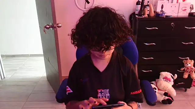 Snapshot of thomascooper7 chatting on November 5, 2025, 7:06 pm thomascooper7 online show from November 5, 2025, 7:06 pm