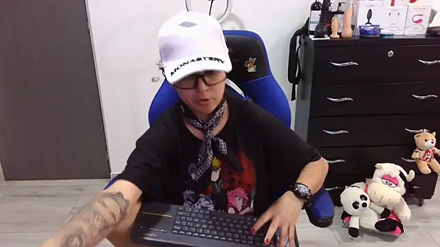 thomascooper7 online show from January 14, 2026, 8:12 pm