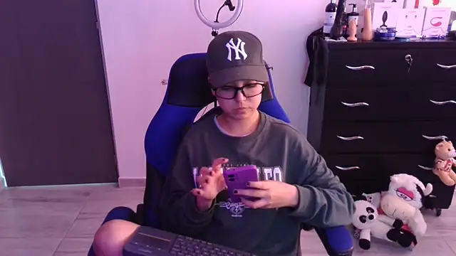 Snapshot of thomascooper7 chatting on November 16, 2025, 7:07 pm thomascooper7 online show from November 16, 2025, 7:07 pm