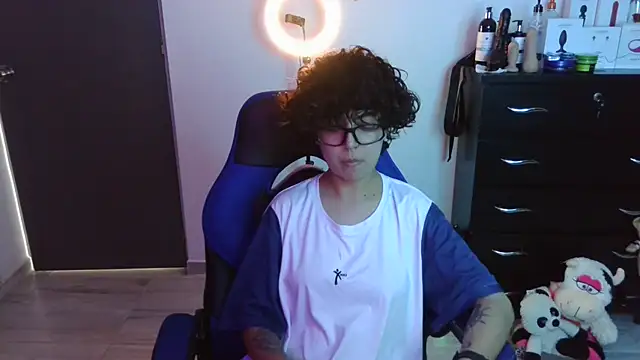 Snapshot of thomascooper7 chatting on October 13, 2025, 7:26 pm thomascooper7 online show from October 13, 2025, 7:26 pm