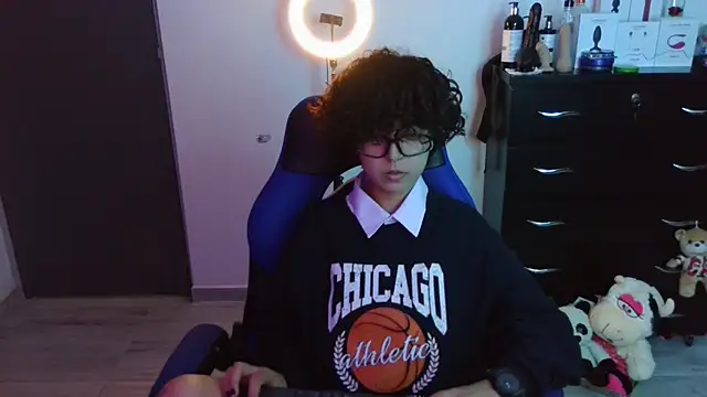 Snapshot of thomascooper7 chatting on October 24, 2025, 8:08 pm thomascooper7 online show from October 24, 2025, 8:08 pm