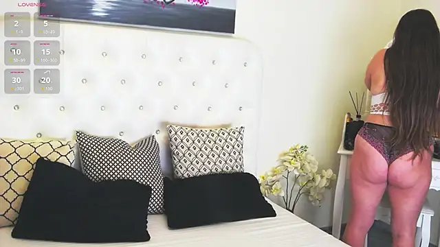 Snapshot of Ysabell01 chatting on October 23, 2025, 4:22 am Ysabell01 online show from October 23, 2025, 4:22 am