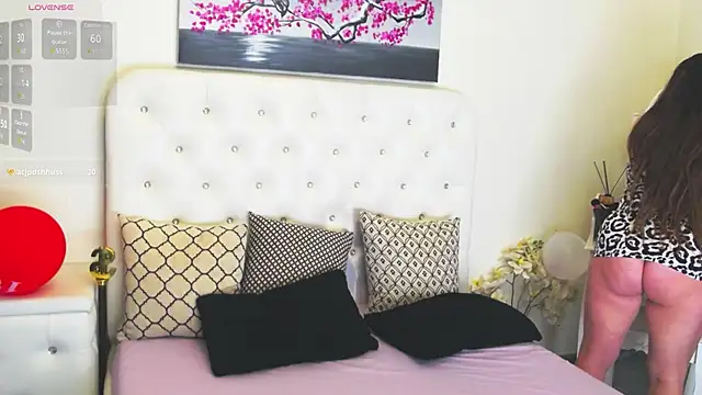 Snapshot of Ysabell01 chatting on November 2, 2025, 5:23 am Ysabell01 online show from November 2, 2025, 5:23 am