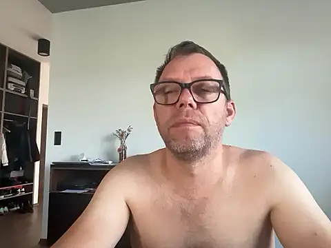 xmnbx77 online show from October 14, 2025, 7:31 am