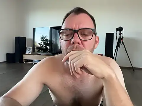 xmnbx77 online show from October 20, 2025, 7:31 am