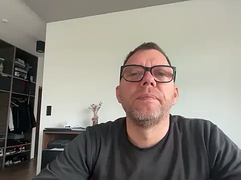 xmnbx77 online show from October 15, 2025, 7:27 am