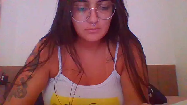 Snapshot of isa_ofc2024 chatting on March 18, 2026, 1:02 pm isa ofc2024 online show from March 18, 2026, 1:02 pm
