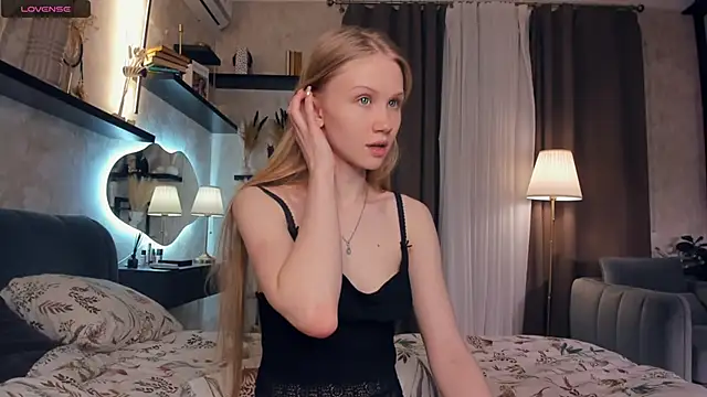 Snapshot of AnitaaClark chatting on October 13, 2025, 7:59 pm AnitaaClark online show from October 13, 2025, 7:59 pm