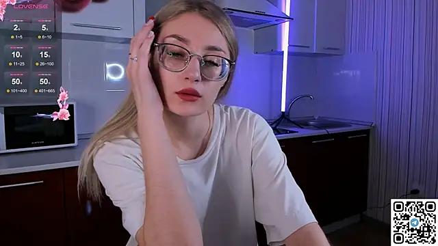 Snapshot of LivyyBossom chatting on December 13, 2024, 3:21 pm LivyyBossom online show from December 13, 2024, 3:21 pm