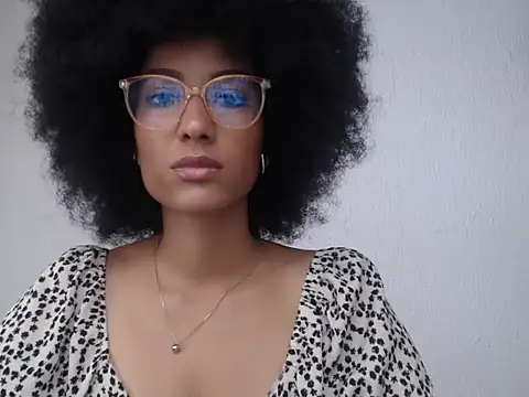 violettamartins online show from April 21, 2026, 7:53 pm