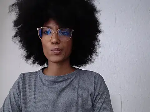 violettamartins online show from April 28, 2026, 8:46 pm