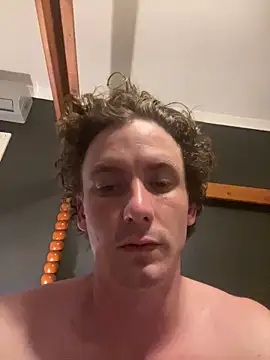 Snapshot of bradleyjamesmc chatting on January 6, 2025, 7:35 pm bradleyjamesmc online show from January 6, 2025, 7:35 pm