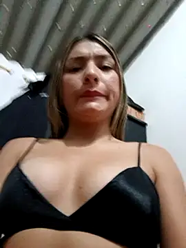 Snapshot of GIRL_DONCELLA chatting on January 9, 2025, 12:35 am GIRL DONCELLA online show from January 9, 2025, 12:35 am