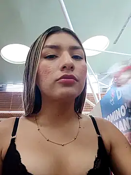 Snapshot of GIRL_DONCELLA chatting on February 19, 2025, 10:31 pm GIRL DONCELLA online show from February 19, 2025, 10:31 pm