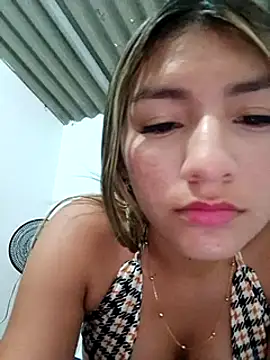 Snapshot of GIRL_DONCELLA chatting on January 11, 2025, 12:33 am GIRL DONCELLA online show from January 11, 2025, 12:33 am