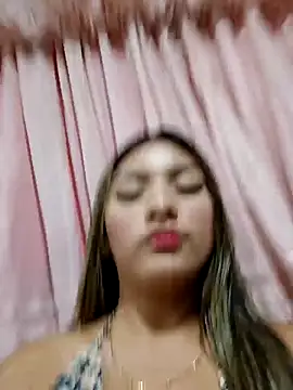 Snapshot of GIRL_DONCELLA chatting on March 20, 2025, 9:24 pm GIRL DONCELLA online show from March 20, 2025, 9:24 pm