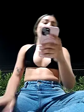 Snapshot of GIRL_DONCELLA chatting on November 11, 2025, 3:45 am GIRL DONCELLA online show from November 11, 2025, 3:45 am