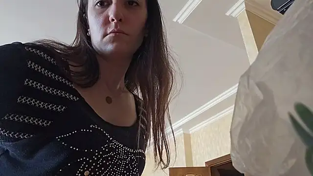 AlejandraDelaney online show from February 4, 2025, 10:32 am