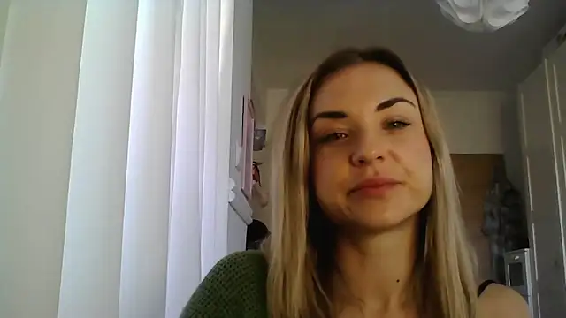 Snapshot of ashley_xlove chatting on March 19, 2025, 7:51 am ashley xlove online show from March 19, 2025, 7:51 am