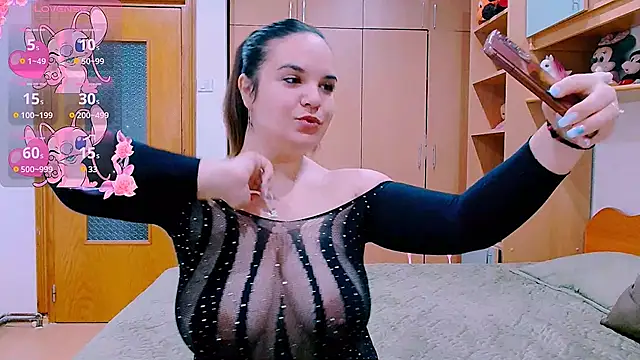 Ella-Diamond online show from October 3, 2025, 5:09 am