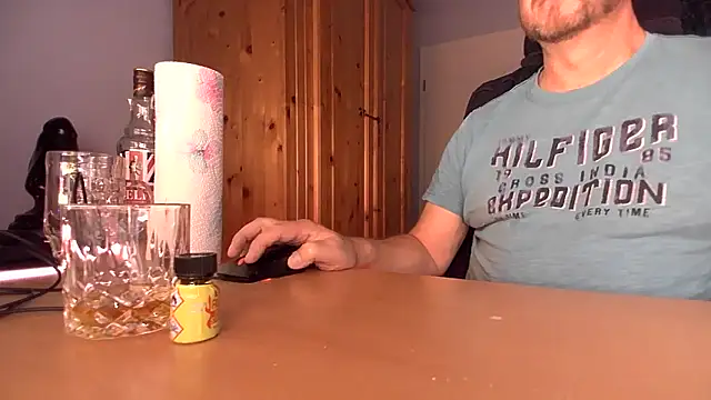 Snapshot of Tom_PP_cgn chatting on September 15, 2025, 11:27 pm Tom PP cgn online show from September 15, 2025, 11:27 pm