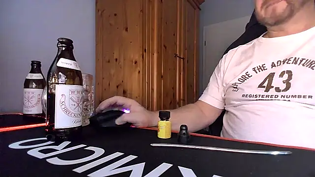 Snapshot of Tom_PP_cgn chatting on December 19, 2025, 12:14 am Tom PP cgn online show from December 19, 2025, 12:14 am