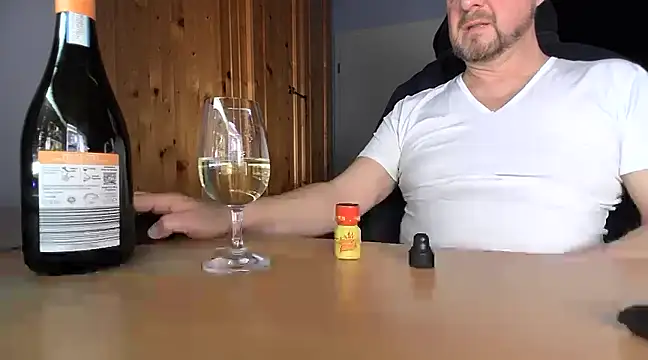 Snapshot of Tom_PP_cgn chatting on January 17, 2025, 10:56 pm Tom PP cgn online show from January 17, 2025, 10:56 pm