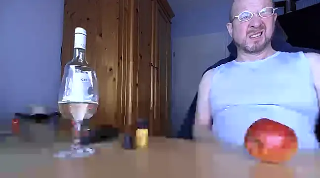 Snapshot of Tom_PP_cgn chatting on February 27, 2025, 4:24 am Tom PP cgn online show from February 27, 2025, 4:24 am