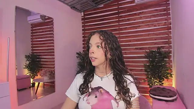 Snapshot of Sapphire_Venuss chatting on September 14, 2025, 2:01 am Sapphire Venuss online show from September 14, 2025, 2:01 am