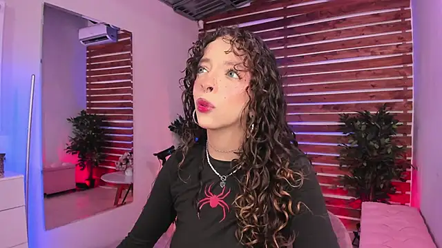 Snapshot of Sapphire_Venuss chatting on October 5, 2025, 1:07 am Sapphire Venuss online show from October 5, 2025, 1:07 am