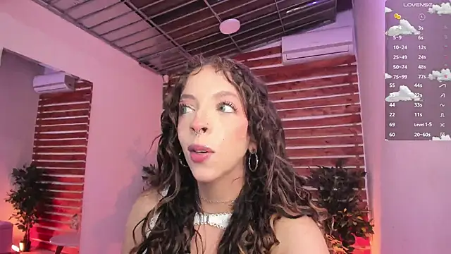 Snapshot of Sapphire_Venuss chatting on September 13, 2025, 1:16 am Sapphire Venuss online show from September 13, 2025, 1:16 am