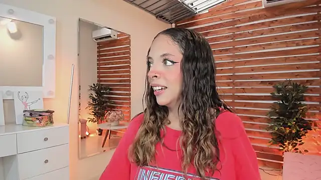 Snapshot of Sapphire_Venuss chatting on March 15, 2025, 10:11 pm Sapphire Venuss online show from March 15, 2025, 10:11 pm