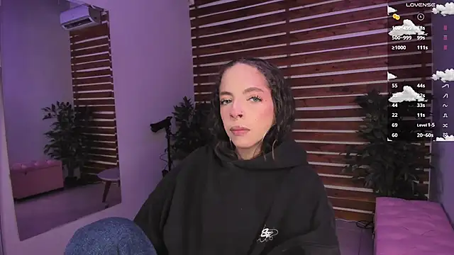 Snapshot of Sapphire_Venuss chatting on November 23, 2025, 12:42 am Sapphire Venuss online show from November 23, 2025, 12:42 am