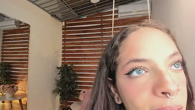 Snapshot of Sapphire_Venuss chatting on February 27, 2025, 1:41 am Sapphire Venuss online show from February 27, 2025, 1:41 am